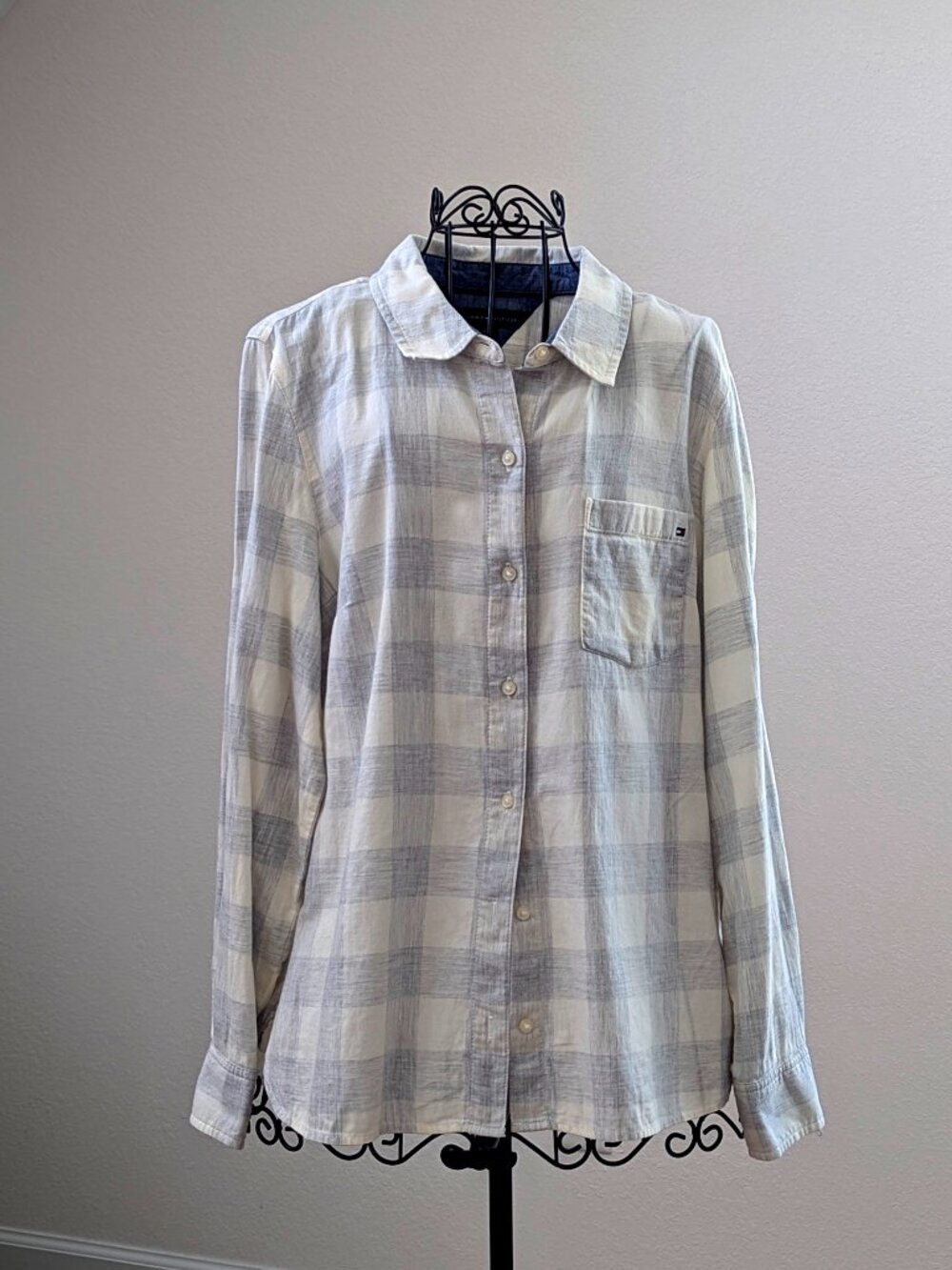 Tommy Hilfiger 100% Cotton Shirt L Beige Gray Plaid Roll Tab Sleeve